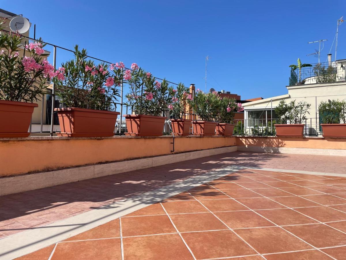 Little Aventino Bnb Рим Екстер'єр фото
